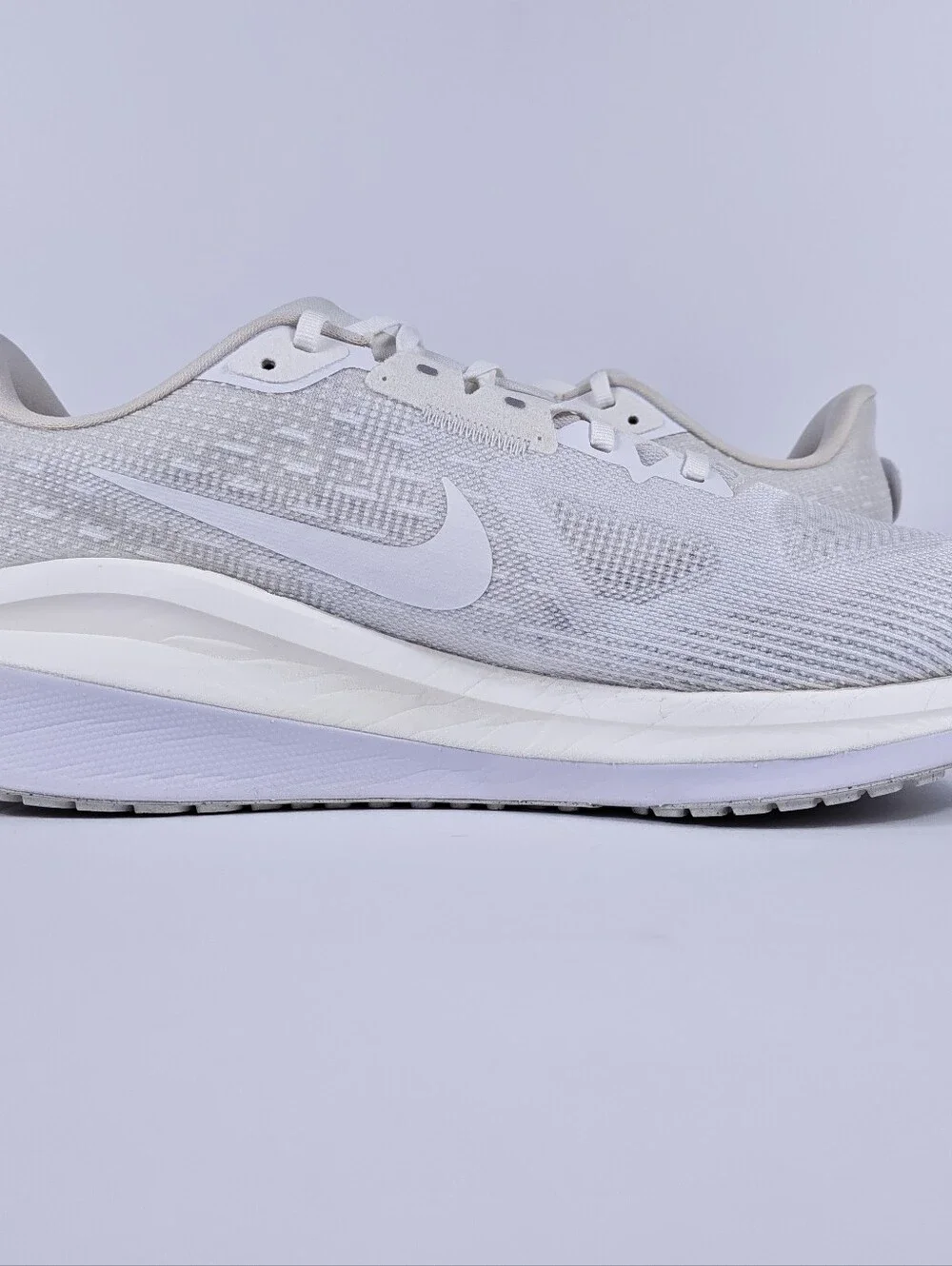 Nike Vomero 17 Mens 11.5 Max Cushion Neutral Road Running Shoes White ZoomX